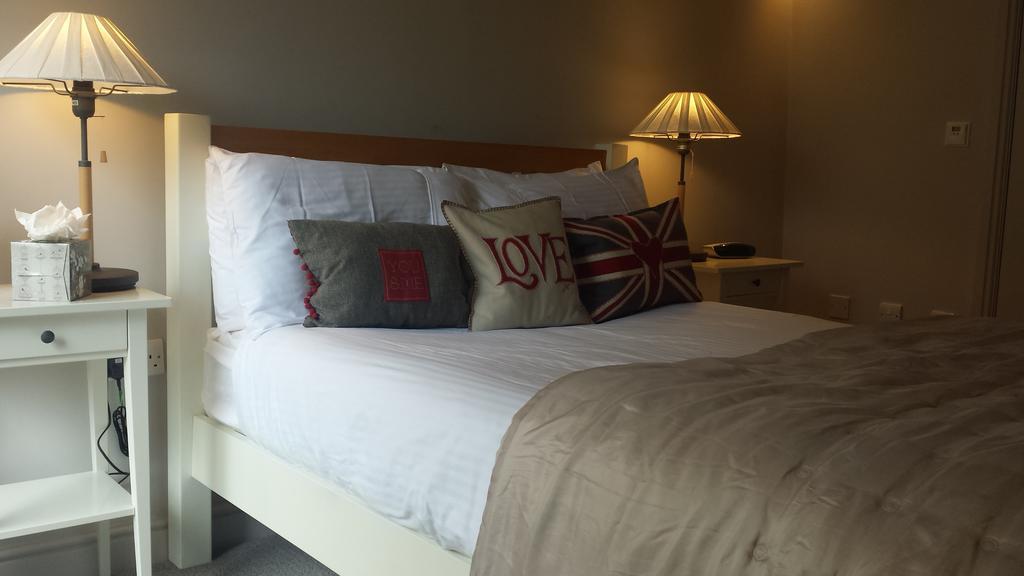 The Seagrave Arms Hotel Weston Subedge Szoba fotó